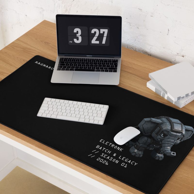 ELETRONK // MASTER_DESK_MAT